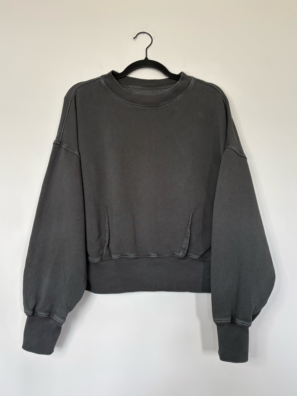 Aerie Dark Grey Women’s Cropped Sweatshirt Size S Oversized Comfy Baggy Fall